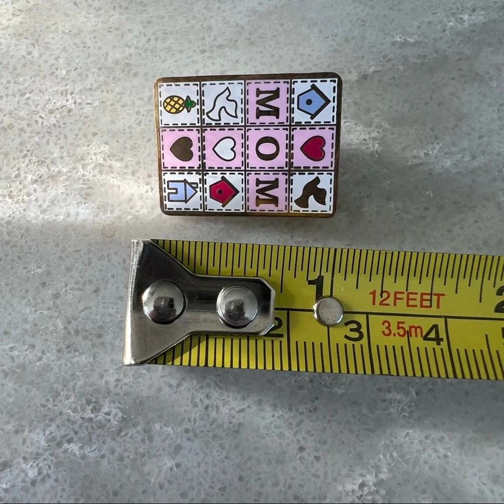 1980s Quilt Patchwork Pushback Pin - Picture 2 of 3